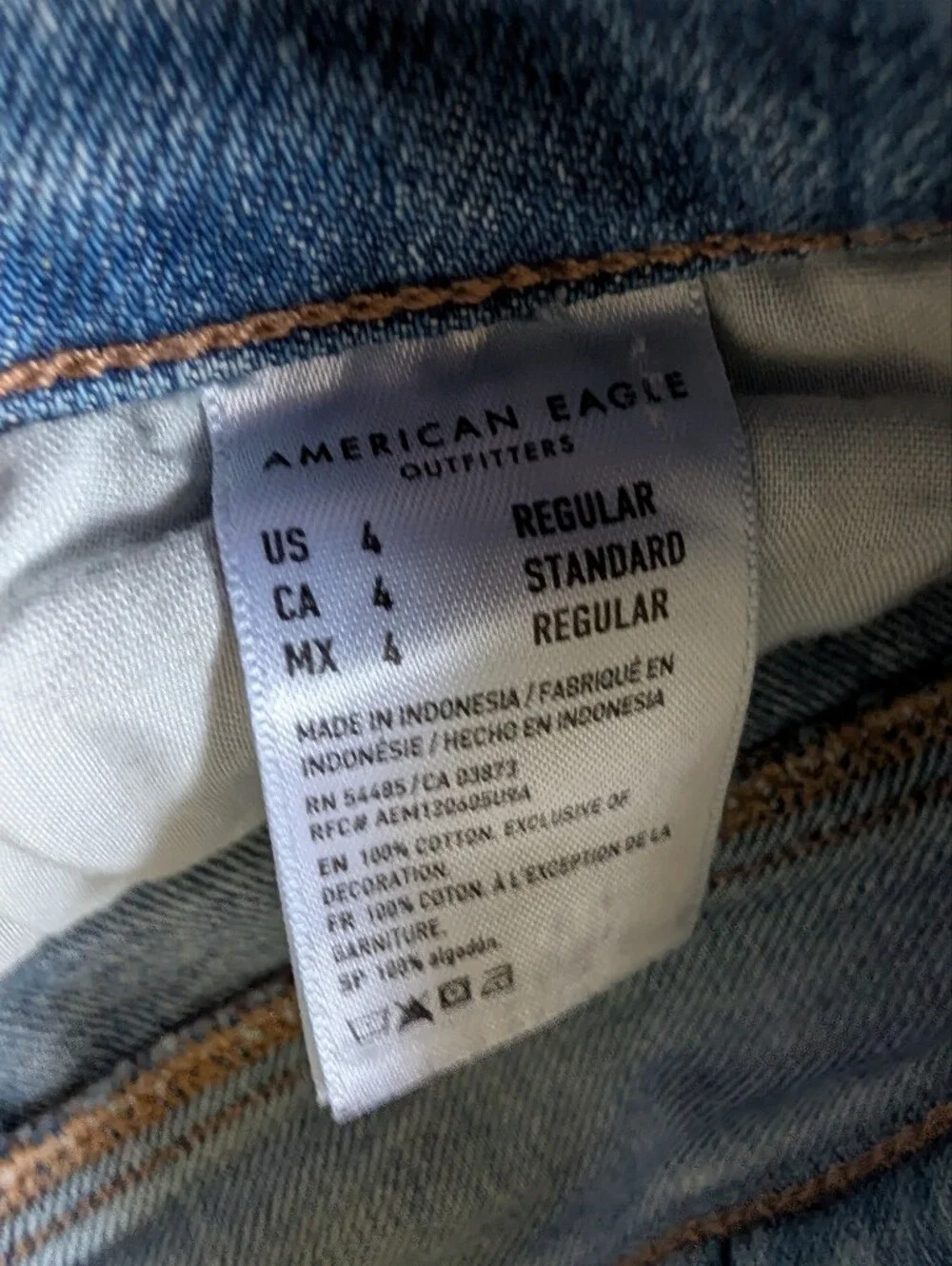 American Eagle Jeans 4 Regular Light Wash High Rise Relaxed Straight Distressed